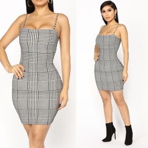 New Fashion Nova Black & White plaid fitte…